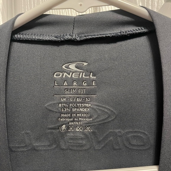 Oneill Shirt Large Gray Guard
Surfing SPF 50 Nylon Slim Fit with one flaw - Picture 4 of 6
